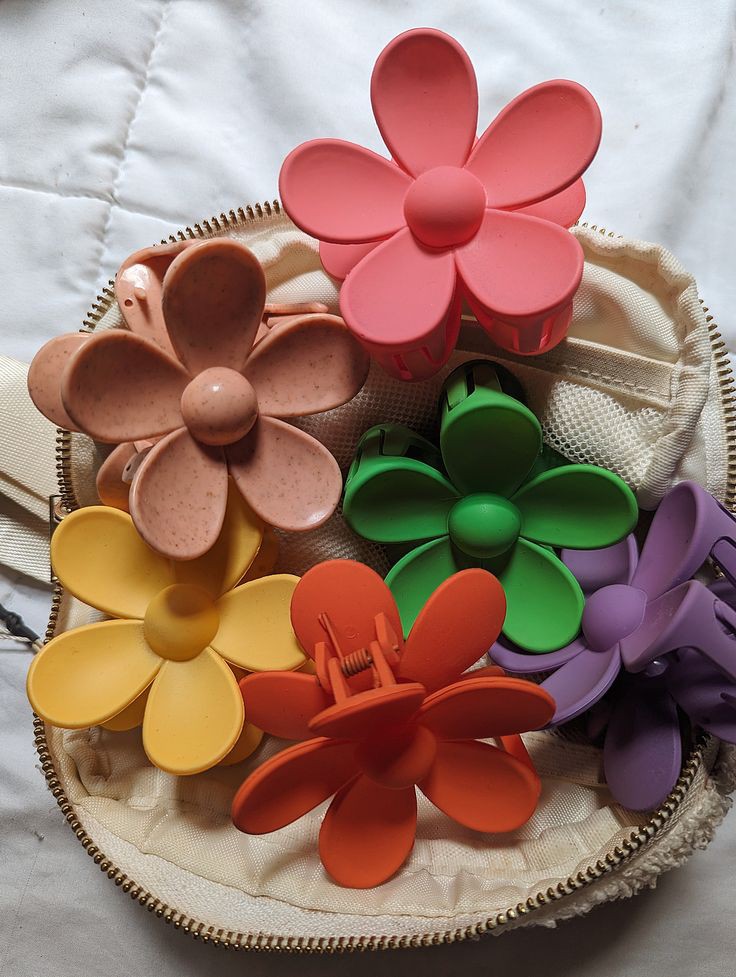 Sweet Escape matte flower clip - set of 6