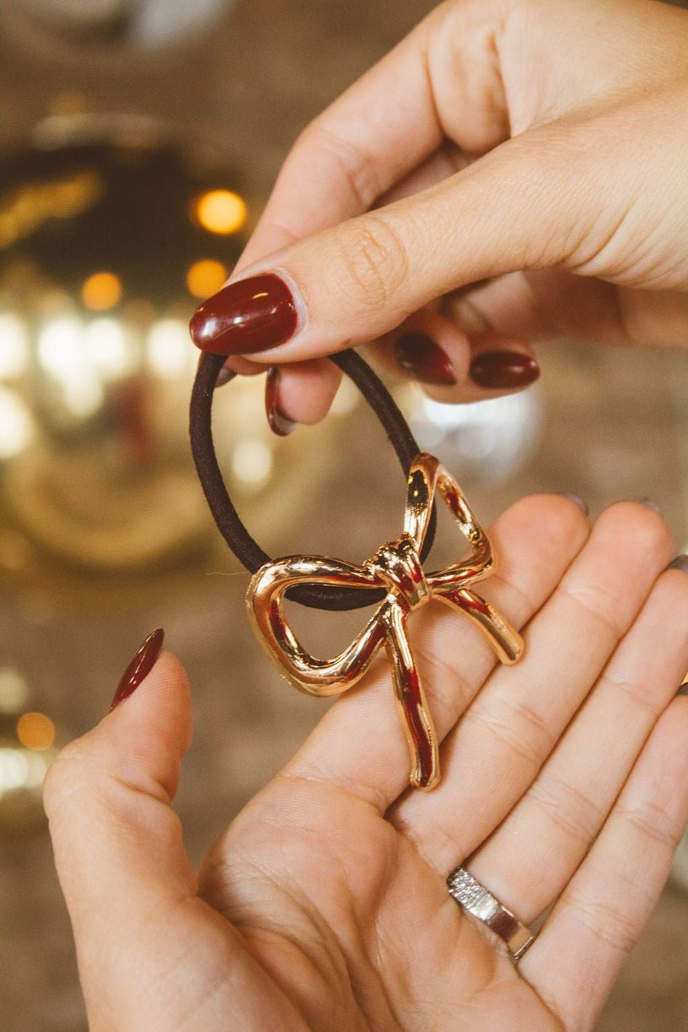 Bow gold hair tie